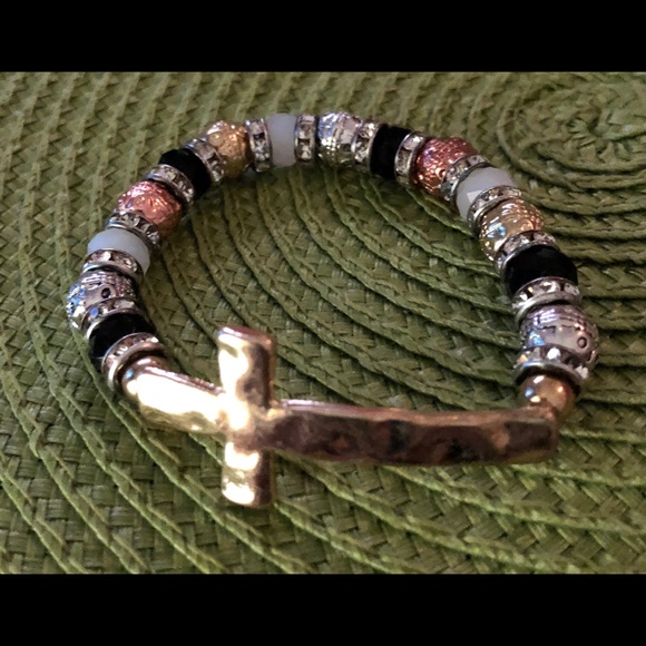 Cross bracelets - Picture 2 of 8